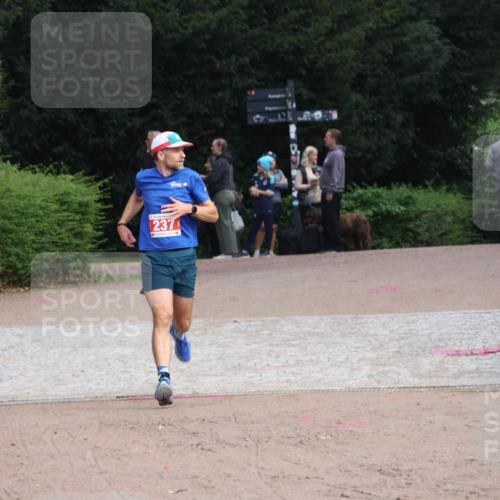 13.09.2026 - Stadtparktriathlon Emre Sener http://msf.ph/oto/10263423 13.09.2026 10:58:34 Laufen 237, 237 meine-sportfotos.de