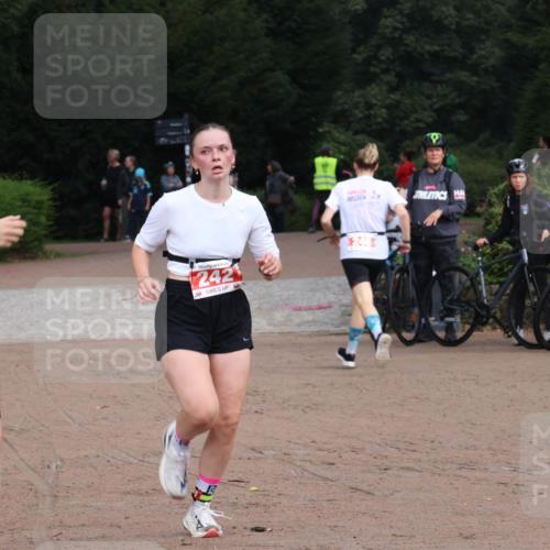 13.09.2026 - Stadtparktriathlon Emre Sener http://msf.ph/oto/10263516 13.09.2026 11:00:56 Laufen 242 meine-sportfotos.de