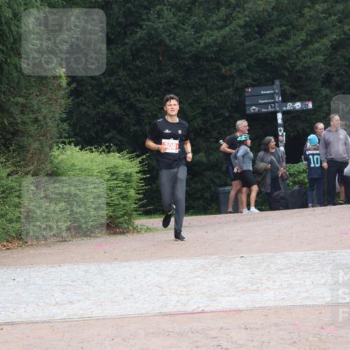 13.09.2026 - Stadtparktriathlon Emre Sener http://msf.ph/oto/10263741 13.09.2026 11:08:24 Laufen 308, 10, 265, 306, 308 meine-sportfotos.de