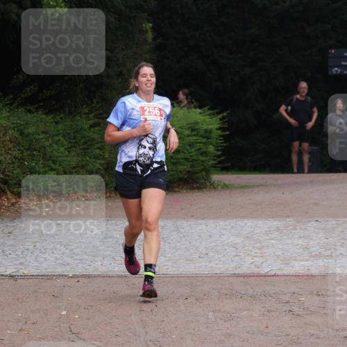 13.09.2026 - Stadtparktriathlon Emre Sener http://msf.ph/oto/10263752 13.09.2026 11:10:13 Laufen 256, 17, 256 meine-sportfotos.de