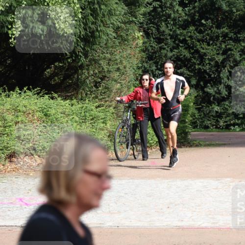 13.09.2026 - Stadtparktriathlon Emre Sener http://msf.ph/oto/10264216 13.09.2026 11:31:47 Laufen 434, 527 meine-sportfotos.de