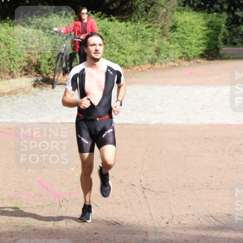 13.09.2026 - Stadtparktriathlon Emre Sener http://msf.ph/oto/10264220 13.09.2026 11:31:52 Laufen 415, 527 meine-sportfotos.de