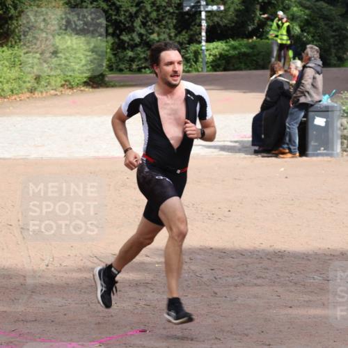 13.09.2026 - Stadtparktriathlon Emre Sener http://msf.ph/oto/10264222 13.09.2026 11:31:53 Laufen 415, 527 meine-sportfotos.de
