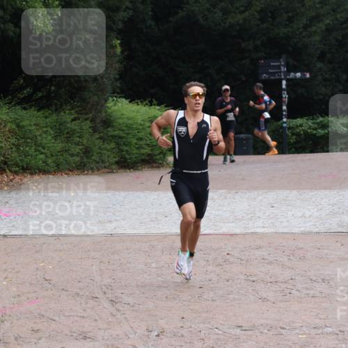 13.09.2026 - Stadtparktriathlon Emre Sener http://msf.ph/oto/10264297 13.09.2026 11:34:05 Laufen 377, 564 meine-sportfotos.de