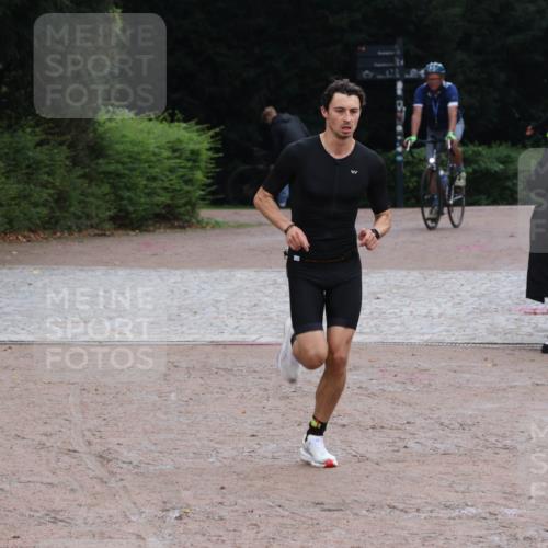 13.09.2026 - Stadtparktriathlon Emre Sener http://msf.ph/oto/10264363 13.09.2026 11:35:58 Laufen 270, 279, 366, 372, 410, 450, 553 meine-sportfotos.de