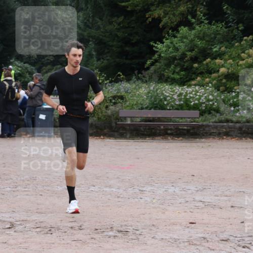 13.09.2026 - Stadtparktriathlon Emre Sener http://msf.ph/oto/10264365 13.09.2026 11:36:00 Laufen 270, 279, 366, 372, 410, 450, 462, 553 meine-sportfotos.de