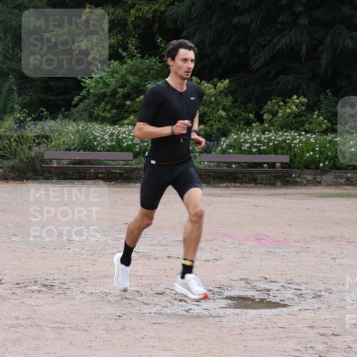 13.09.2026 - Stadtparktriathlon Emre Sener http://msf.ph/oto/10264367 13.09.2026 11:36:01 Laufen 270, 279, 366, 372, 410, 450, 462, 553 meine-sportfotos.de