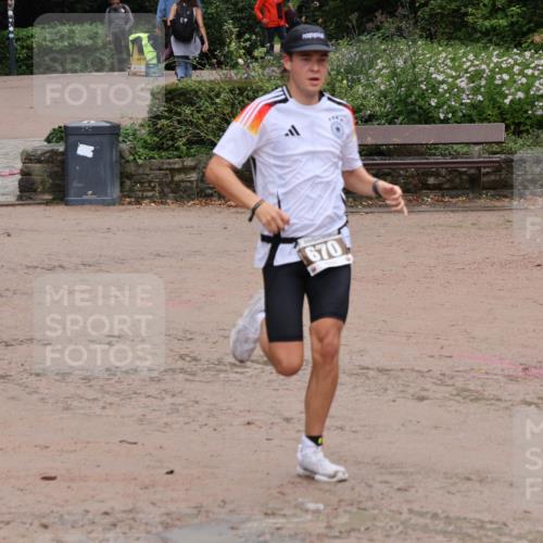 13.09.2026 - Stadtparktriathlon Emre Sener http://msf.ph/oto/10264987 13.09.2026 12:00:00 Laufen 670, 548, 586, 633, 670 meine-sportfotos.de