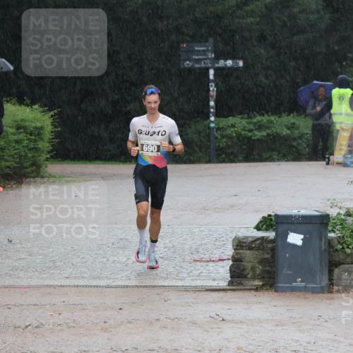 13.09.2026 - Stadtparktriathlon Emre Sener http://msf.ph/oto/10265143 13.09.2026 12:05:16 Laufen 690, 690 meine-sportfotos.de