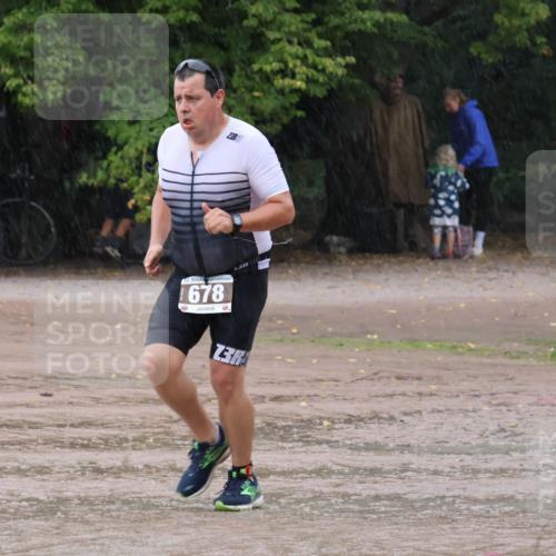 13.09.2026 - Stadtparktriathlon Emre Sener http://msf.ph/oto/10265261 13.09.2026 12:11:34 Laufen 25, 678, 3, 626, 663, 678, 703 meine-sportfotos.de