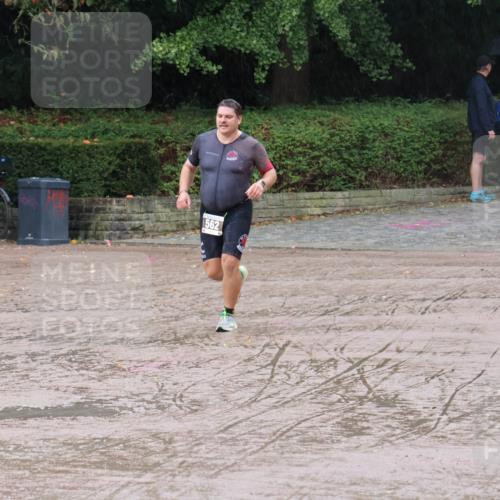 13.09.2026 - Stadtparktriathlon Emre Sener http://msf.ph/oto/10265301 13.09.2026 12:13:26 Laufen 1562, 562, 649 meine-sportfotos.de