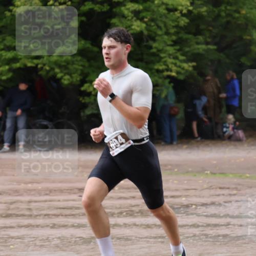 13.09.2026 - Stadtparktriathlon Emre Sener http://msf.ph/oto/10265342 13.09.2026 12:14:19 Laufen 694, 610, 694 meine-sportfotos.de