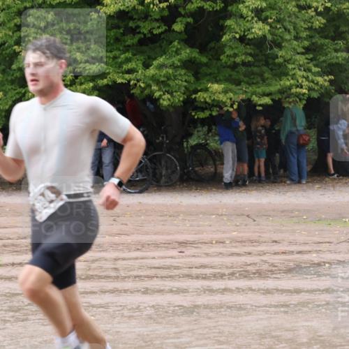 13.09.2026 - Stadtparktriathlon Emre Sener http://msf.ph/oto/10265344 13.09.2026 12:14:20 Laufen 610, 694 meine-sportfotos.de