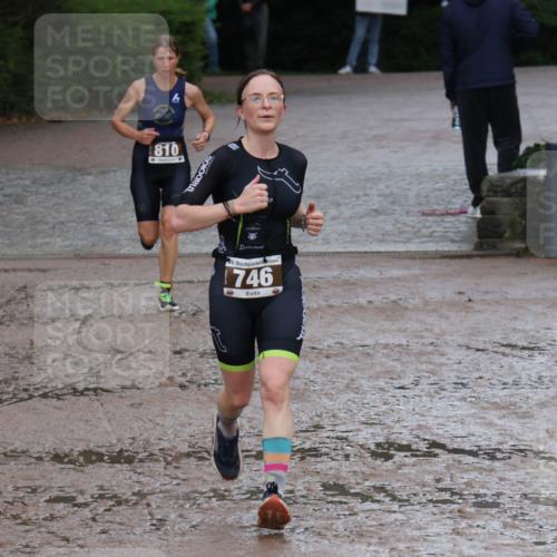 13.09.2026 - Stadtparktriathlon Emre Sener http://msf.ph/oto/10265538 13.09.2026 12:25:48 Laufen 810, 25, 1746, 594, 746, 810 meine-sportfotos.de