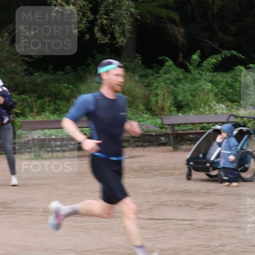 13.09.2026 - Stadtparktriathlon Emre Sener http://msf.ph/oto/10265921 13.09.2026 12:35:45 Laufen 716, 733, 765, 847, 859, 864, 894, 963 meine-sportfotos.de