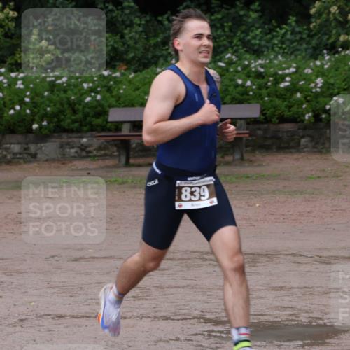 13.09.2026 - Stadtparktriathlon Emre Sener http://msf.ph/oto/10265973 13.09.2026 12:36:45 Laufen 839, 741, 754, 798, 802, 804, 839 meine-sportfotos.de