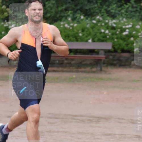 13.09.2026 - Stadtparktriathlon Emre Sener http://msf.ph/oto/10266076 13.09.2026 12:39:12 Laufen 740, 906 meine-sportfotos.de