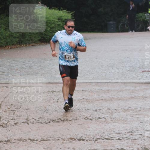 13.09.2026 - Stadtparktriathlon Emre Sener http://msf.ph/oto/10266324 13.09.2026 12:45:01 Laufen 939, 744, 767, 939, 985 meine-sportfotos.de