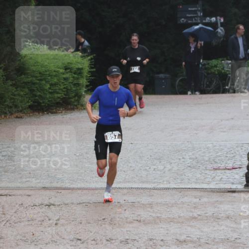 13.09.2026 - Stadtparktriathlon Emre Sener http://msf.ph/oto/10266351 13.09.2026 12:45:45 Laufen 857, 722, 857, 858, 1017 meine-sportfotos.de