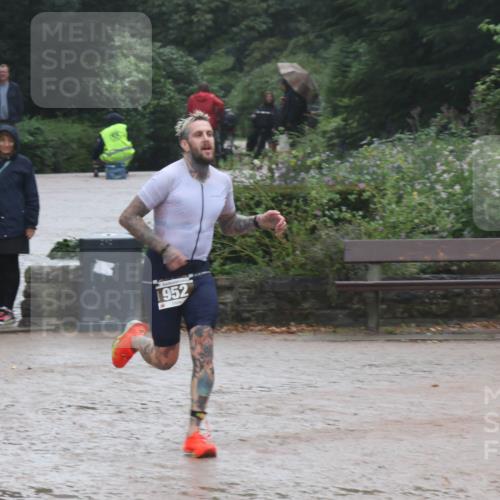 13.09.2026 - Stadtparktriathlon Emre Sener http://msf.ph/oto/10266421 13.09.2026 12:47:20 Laufen 1952, 756, 952 meine-sportfotos.de