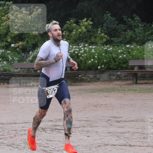 13.09.2026 - Stadtparktriathlon Emre Sener http://msf.ph/oto/10266425 13.09.2026 12:47:22 Laufen 1952, 952 meine-sportfotos.de