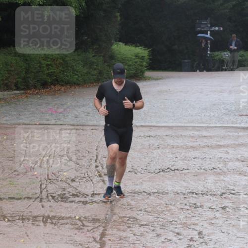 13.09.2026 - Stadtparktriathlon Emre Sener http://msf.ph/oto/10266526 13.09.2026 12:51:25 Laufen 893, 935 meine-sportfotos.de