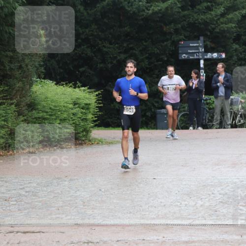 13.09.2026 - Stadtparktriathlon Emre Sener http://msf.ph/oto/10266854 13.09.2026 13:04:38 Laufen 1049, 887, 762, 887, 961, 1049 meine-sportfotos.de