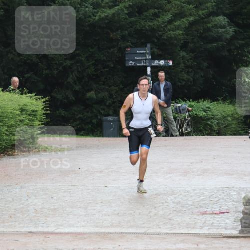 13.09.2026 - Stadtparktriathlon Emre Sener http://msf.ph/oto/10266971 13.09.2026 13:08:09 Laufen 977, 987 meine-sportfotos.de