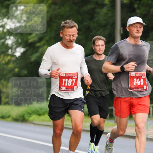 13.09.2026 - 21. swb-Marathon Bremen TobiasT http://msf.ph/oto/10269282 13.09.2026 11:29:34 Laufen 1187, 0027, 21, 25, 149, 27, 26 meine-sportfotos.de