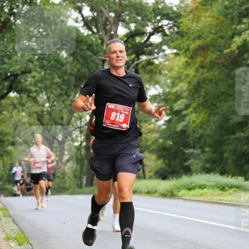 13.09.2026 - 21. swb-Marathon Bremen TobiasT http://msf.ph/oto/10269576 13.09.2026 11:38:58 Laufen 819 meine-sportfotos.de