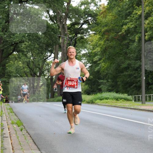 13.09.2026 - 21. swb-Marathon Bremen TobiasT http://msf.ph/oto/10269606 13.09.2026 11:39:03 Laufen 1034 meine-sportfotos.de