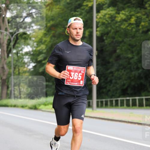 13.09.2026 - 21. swb-Marathon Bremen TobiasT http://msf.ph/oto/10270210 13.09.2026 11:36:28 Laufen 365, 21, 40 meine-sportfotos.de