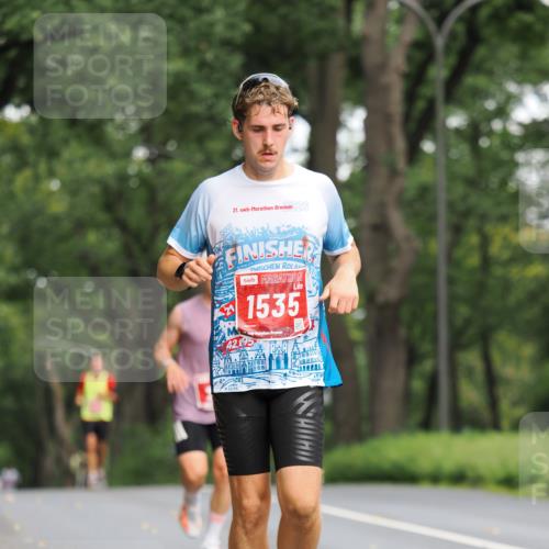 13.09.2026 - 21. swb-Marathon Bremen TobiasT http://msf.ph/oto/10270218 13.09.2026 11:36:33 Laufen 21, 26, 42, 195, 1535 meine-sportfotos.de