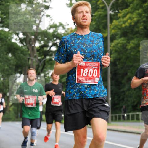 13.09.2026 - 21. swb-Marathon Bremen TobiasT http://msf.ph/oto/10270232 13.09.2026 11:38:05 Laufen 1605, 1852, 1800, 21, 26 meine-sportfotos.de