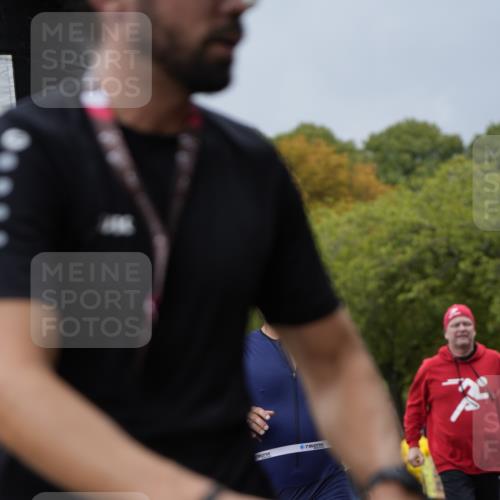 13.09.2026 - Stadtparktriathlon Patografie http://msf.ph/oto/10270491 13.09.2026 11:54:32 Ziel 275, 561, 603, 1799 meine-sportfotos.de