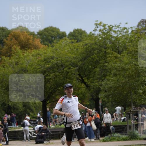 13.09.2026 - Stadtparktriathlon Patografie http://msf.ph/oto/10270601 13.09.2026 12:00:10 Ziel 670 meine-sportfotos.de