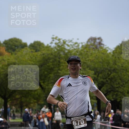 13.09.2026 - Stadtparktriathlon Patografie http://msf.ph/oto/10270604 13.09.2026 12:00:11 Ziel 670 meine-sportfotos.de