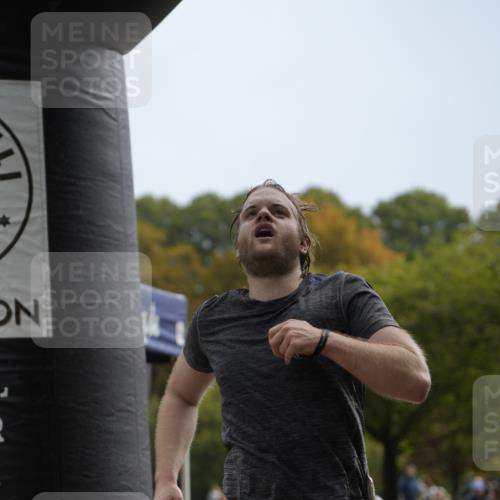 13.09.2026 - Stadtparktriathlon Patografie http://msf.ph/oto/10270631 13.09.2026 12:01:25 Ziel 573 meine-sportfotos.de