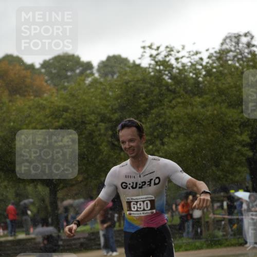 13.09.2026 - Stadtparktriathlon Patografie http://msf.ph/oto/10270799 13.09.2026 12:05:40 Ziel 690 meine-sportfotos.de