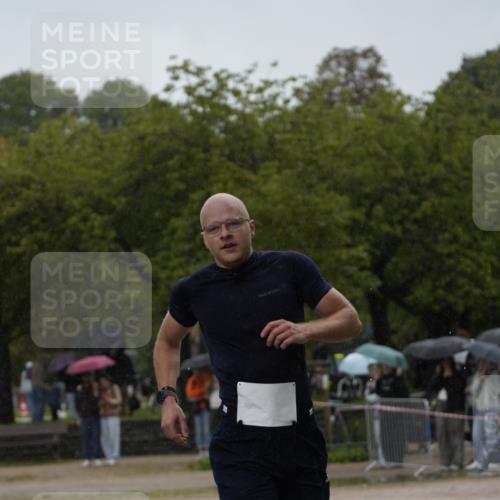 13.09.2026 - Stadtparktriathlon Patografie http://msf.ph/oto/10270932 13.09.2026 12:10:04 Ziel 632 meine-sportfotos.de