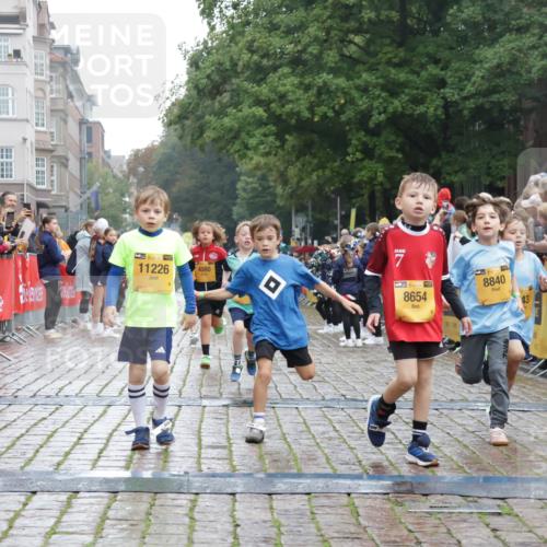 13.09.2026 - Kiel Lauf Yannick Fuchs http://msf.ph/oto/10270959 13.09.2026 08:33:36 Ziel 1711, 6073, 6484, 6698, 7959, 11404, 10988, 743, 2477, 3220, 4080, 8602, 8654, 8840, 9418, 9670, 11008, 11226 meine-sportfotos.de