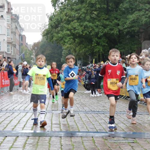 13.09.2026 - Kiel Lauf Yannick Fuchs http://msf.ph/oto/10270962 13.09.2026 08:33:36 Ziel 1711, 6073, 6484, 6698, 7959, 11404, 10988, 743, 2477, 3220, 4080, 8602, 8654, 8840, 9418, 9670, 11008, 11226 meine-sportfotos.de