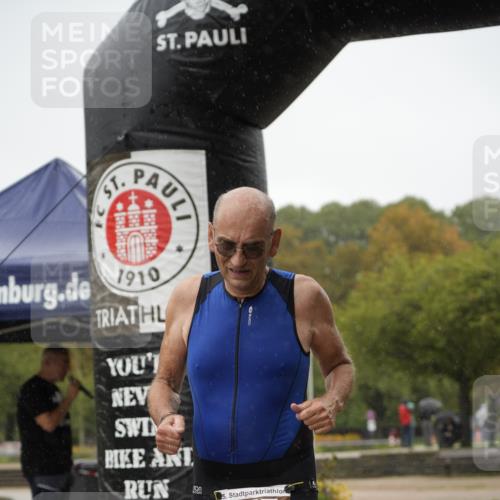 13.09.2026 - Stadtparktriathlon Patografie http://msf.ph/oto/10271006 13.09.2026 12:12:25 Ziel 647 meine-sportfotos.de