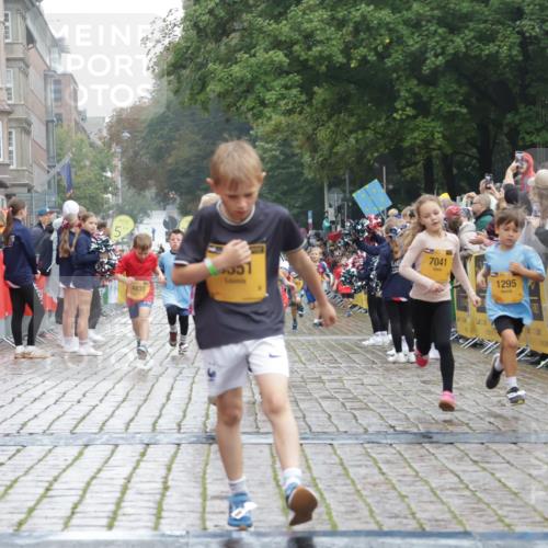 13.09.2026 - Kiel Lauf Yannick Fuchs http://msf.ph/oto/10271036 13.09.2026 08:33:48 Ziel 743, 1711, 2477, 3220, 4080, 8602, 8654, 8840, 9418, 9670, 11226, 11404, 6073, 6484, 6698, 7959, 10988, 1058, 1295, 1924, 2140, 2851, 4146, 4839, 5324, 6351, 6453, 7041, 7567, 8179, 8478, 10172, 11008, 11664 meine-sportfotos.de