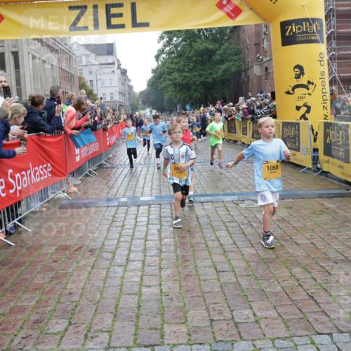 13.09.2026 - Kiel Lauf Yannick Fuchs http://msf.ph/oto/10271048 13.09.2026 08:33:53 Ziel 743, 2477, 3220, 4080, 6351, 8602, 8654, 8840, 9418, 9670, 11008, 11226, 11664, 1711, 6073, 6484, 6698, 7959, 10988, 11404, 657, 1058, 1103, 1295, 1924, 2140, 2769, 2851, 4146, 4796, 4839, 5324, 6453, 7041, 7567, 8179, 8478, 9211, 9945, 10121, 10172, 11365, 11572 meine-sportfotos.de