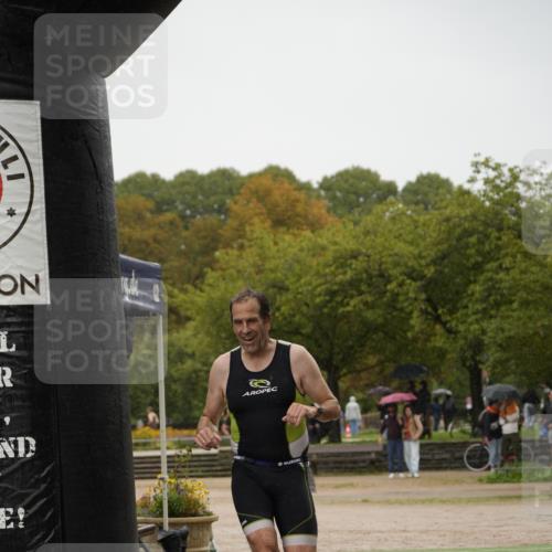 13.09.2026 - Stadtparktriathlon Patografie http://msf.ph/oto/10271056 13.09.2026 12:14:14 Ziel 612, 697 meine-sportfotos.de