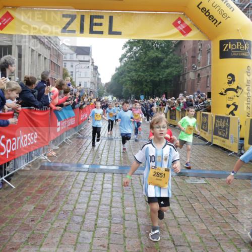 13.09.2026 - Kiel Lauf Yannick Fuchs http://msf.ph/oto/10271062 13.09.2026 08:33:54 Ziel 743, 2477, 3220, 4080, 6351, 8602, 8654, 8840, 9418, 9670, 11008, 11226, 11664, 1711, 3220, 6073, 6484, 6698, 7959, 10988, 11404, 657, 1058, 1103, 1295, 1924, 2140, 2769, 2851, 4146, 4796, 4839, 5324, 6453, 7041, 7567, 8179, 8478, 9211, 9945, 10121, 10172, 11365, 11572 meine-sportfotos.de