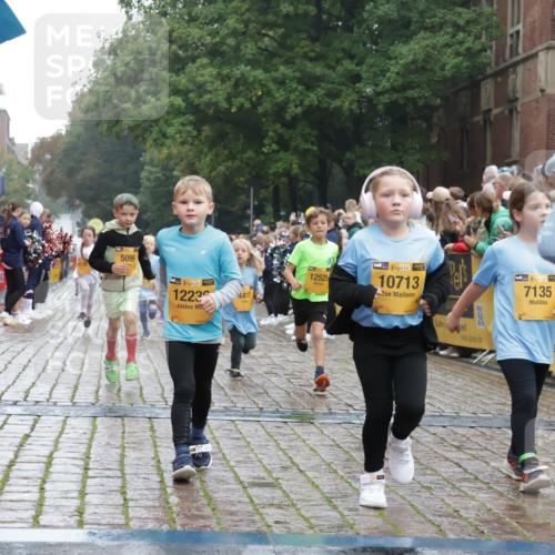 13.09.2026 - Kiel Lauf Yannick Fuchs http://msf.ph/oto/10271174 13.09.2026 08:34:04 Ziel 1058, 1103, 1295, 1924, 2140, 2851, 4146, 4839, 5324, 6351, 6453, 7041, 7567, 8179, 8478, 10172, 11008, 11365, 11572, 11664, 743, 1711, 2477, 3220, 4080, 6073, 6484, 6698, 7959, 8602, 8654, 8840, 9418, 9670, 11226, 11404, 657, 720, 2740, 2769, 3118, 4016, 4417, 4796, 5099, 7135, 8226, 8333, 9211, 9945, 10121, 10158, 10446, 10713, 10815, 12100, 12236, 12525, 6073, 6484, 6698, 10988 meine-sportfotos.de