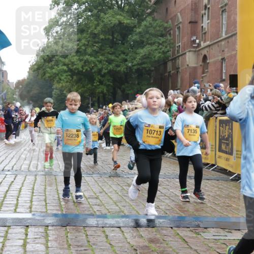 13.09.2026 - Kiel Lauf Yannick Fuchs http://msf.ph/oto/10271184 13.09.2026 08:34:04 Ziel 1058, 1103, 1295, 1924, 2140, 2851, 4146, 4839, 5324, 6351, 6453, 7041, 7567, 8179, 8478, 10172, 11008, 11365, 11572, 11664, 743, 1711, 2477, 3220, 4080, 6073, 6484, 6698, 7959, 8602, 8654, 8840, 9418, 9670, 11226, 11404, 657, 720, 2740, 2769, 3118, 4016, 4417, 4796, 5099, 7135, 8226, 8333, 9211, 9945, 10121, 10158, 10446, 10713, 10815, 12100, 12236, 12525, 6073, 6484, 6698, 10988 meine-sportfotos.de