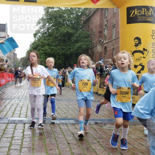 13.09.2026 - Kiel Lauf Yannick Fuchs http://msf.ph/oto/10271275 13.09.2026 08:34:10 Ziel 657, 1058, 1103, 1295, 1924, 2140, 2769, 2851, 4146, 4796, 4839, 5324, 6453, 7041, 7135, 7567, 8179, 8478, 9211, 9945, 10121, 10172, 10713, 11365, 11572, 12236, 743, 1711, 2477, 3220, 4080, 6351, 8602, 8654, 8840, 9418, 9670, 11008, 11226, 11404, 11664, 126, 138, 720, 1623, 2740, 3023, 3118, 3277, 3380, 4016, 4417, 4584, 5099, 6111, 7042, 8226, 8333, 8930, 9047, 10158, 10446, 10815, 12100, 12525, 6073, 6484, 6698, 7959 meine-sportfotos.de